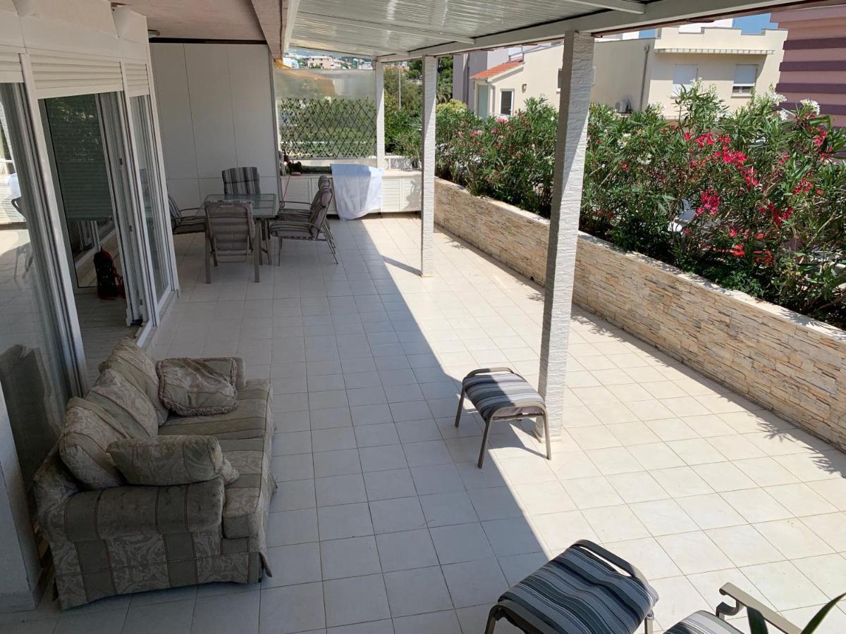 Apartment Relax Whit Big Terrace 170M2 Near The Beach Σπλιτ Εξωτερικό φωτογραφία