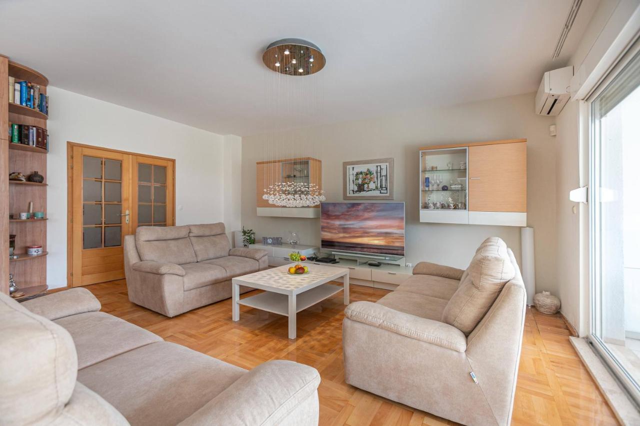 Apartment Relax Whit Big Terrace 170M2 Near The Beach Σπλιτ Εξωτερικό φωτογραφία