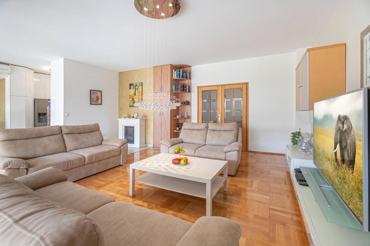 Apartment Relax Whit Big Terrace 170M2 Near The Beach Σπλιτ Εξωτερικό φωτογραφία