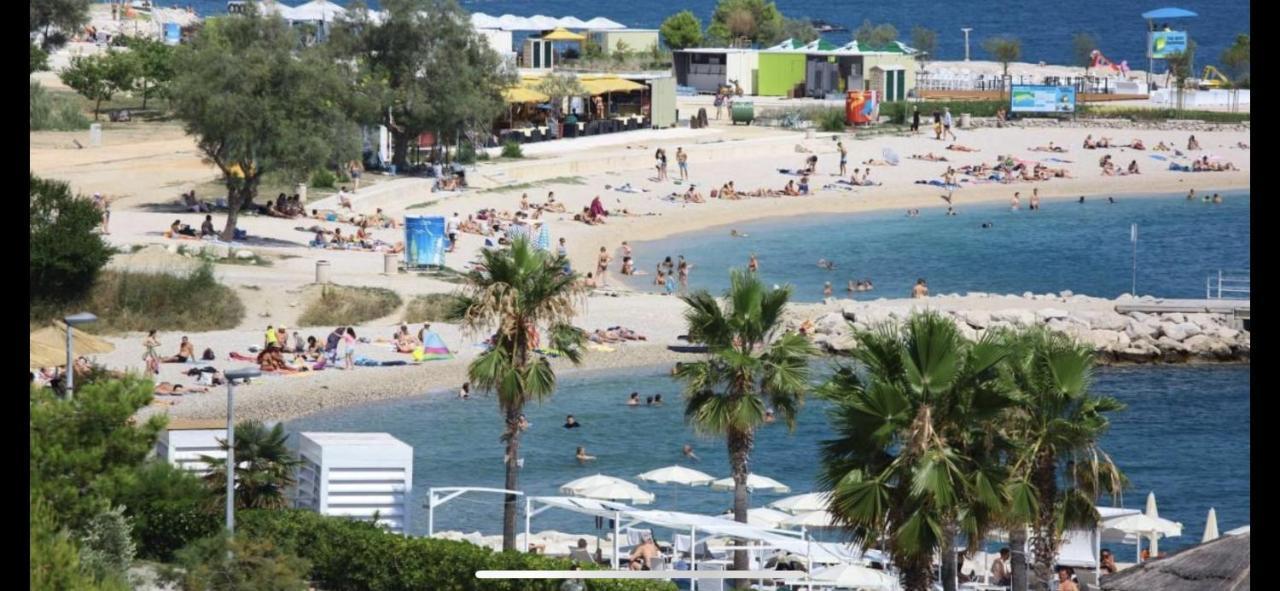 Apartment Relax Whit Big Terrace 170M2 Near The Beach Σπλιτ Εξωτερικό φωτογραφία