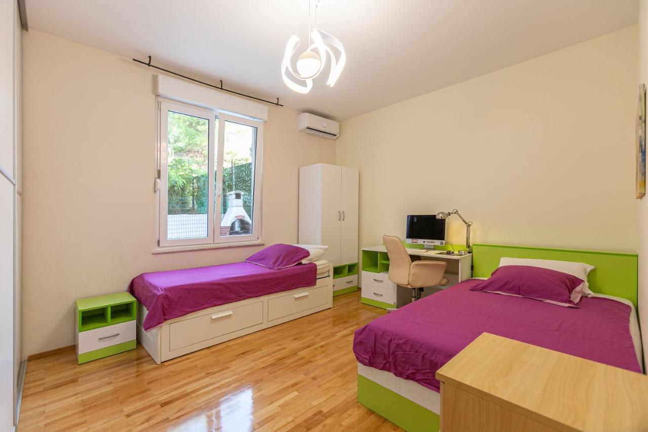 Apartment Relax Whit Big Terrace 170M2 Near The Beach Σπλιτ Εξωτερικό φωτογραφία