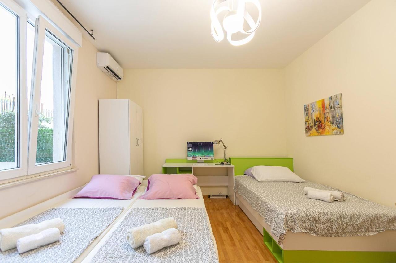 Apartment Relax Whit Big Terrace 170M2 Near The Beach Σπλιτ Εξωτερικό φωτογραφία