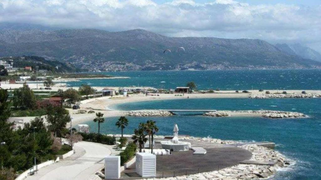 Apartment Relax Whit Big Terrace 170M2 Near The Beach Σπλιτ Εξωτερικό φωτογραφία
